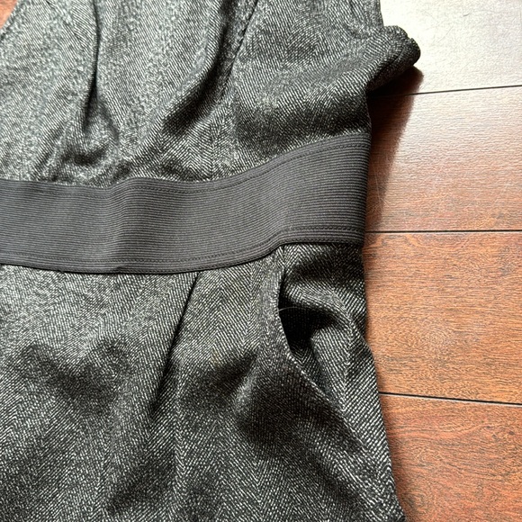 Dynamite Sleeveless Dress - Picture 4 of 6